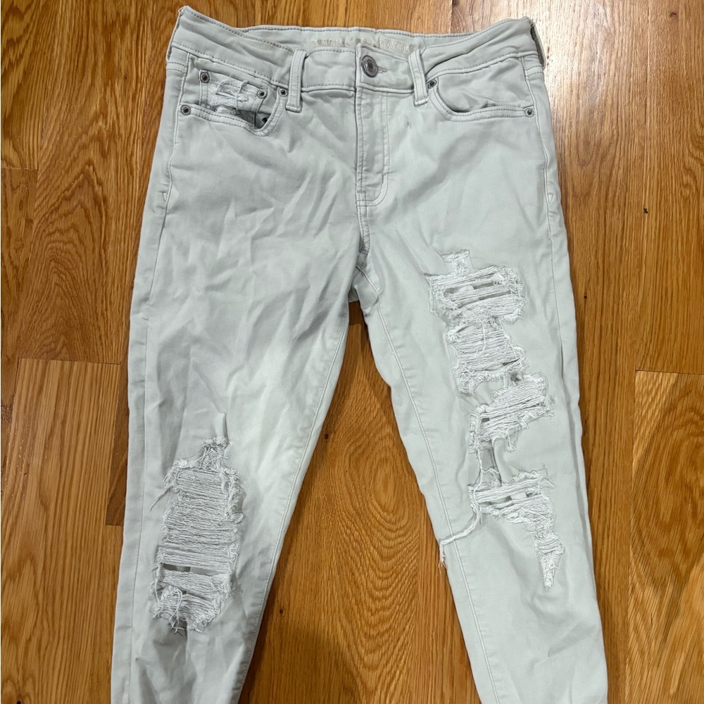 American Eagle Outfitters Light Gray Distressed Boyfriend Jeans 8 X-Short